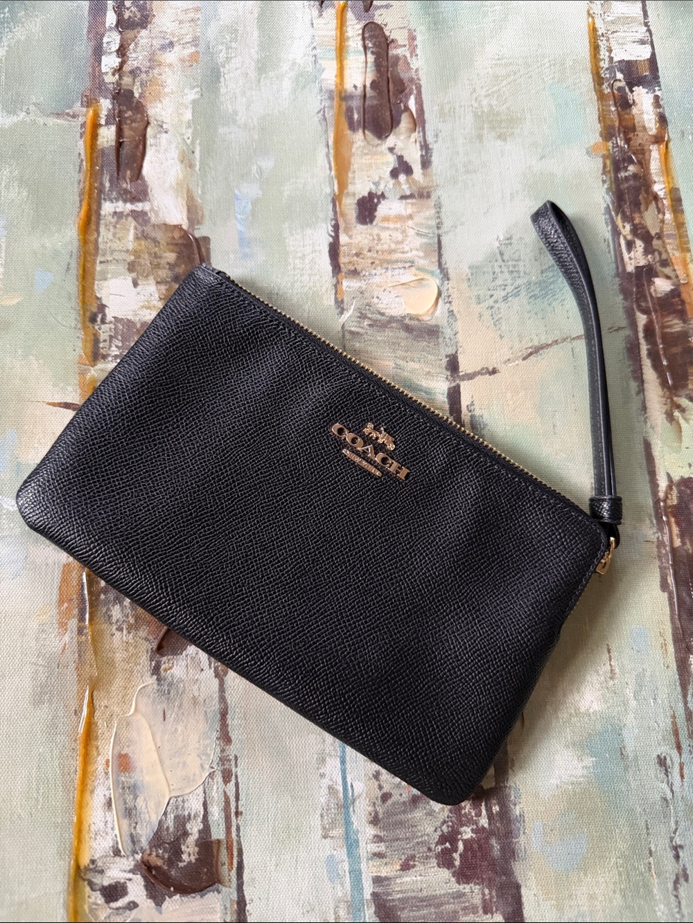 Coach Black W/ Gold Wristlet 🖤